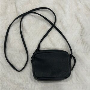 Classic Black Crossbody Bag - Sleek Everyday Carry